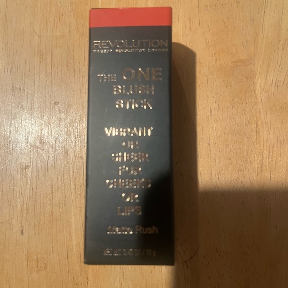 Makeup Bundle - Picture 5 of 9